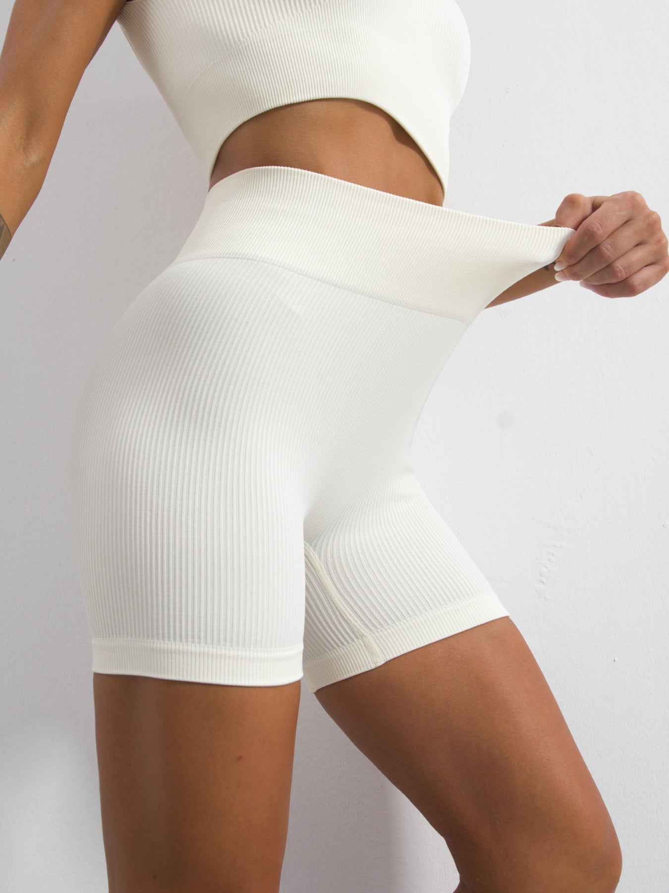 Seamless 2-Piece Workout Set for Women – Ribbed Crop Tank & High-Waist Shorts