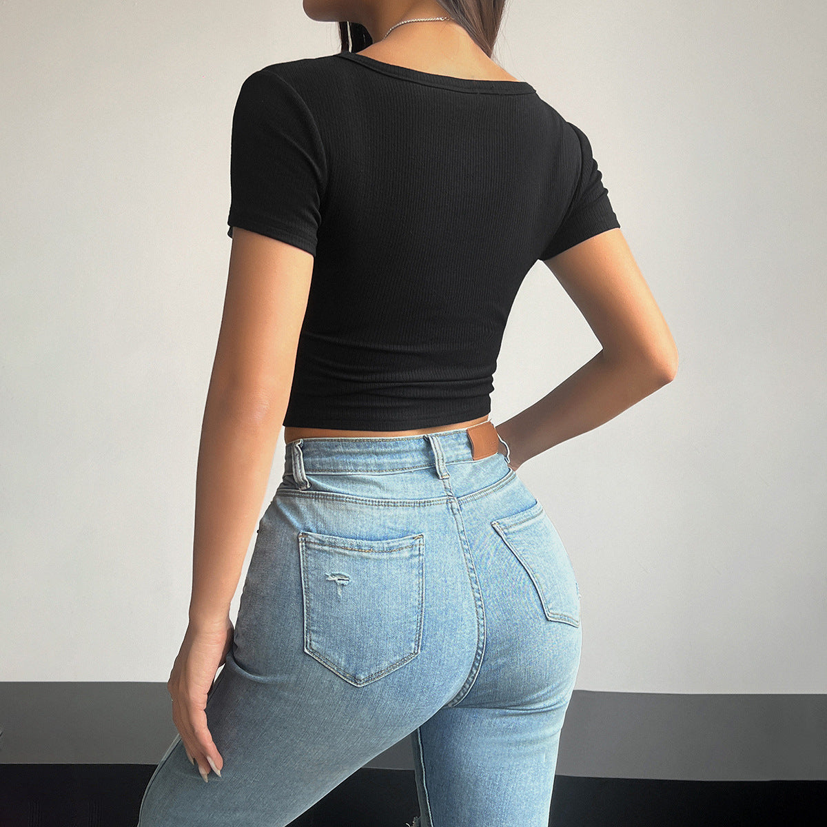 Women's Short Navel-Exposed Fashion T-Shirt – Trendy Crop Tee